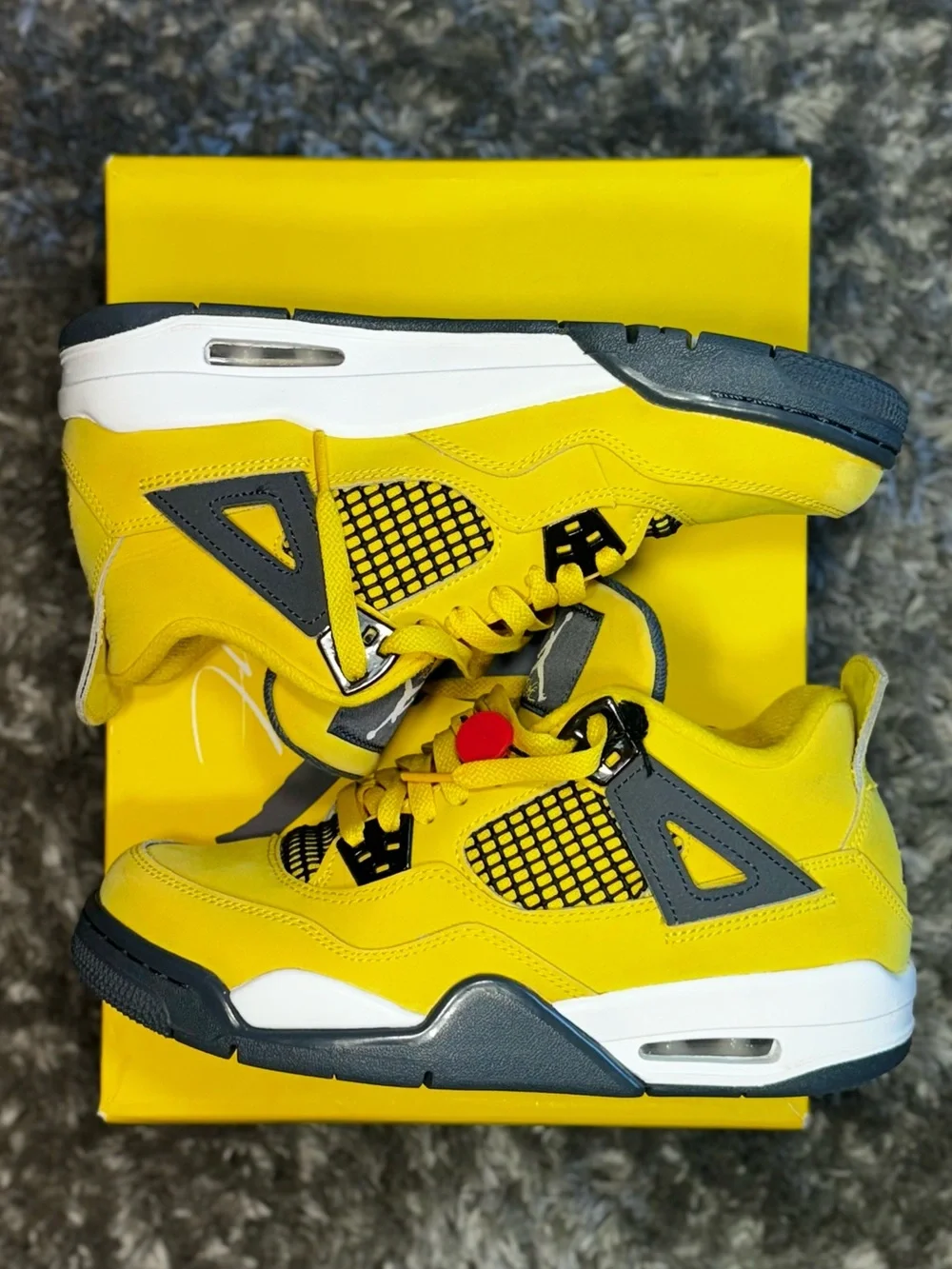 Nike Air Jordan 4 Retro 'Lightning' 2021  Size:5.5Y (Fits:Women’s 7 | Men’s 5.5)